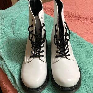 White Lace-Up Women's Boots